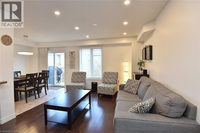 Building Photo - 102 Celestial Cres