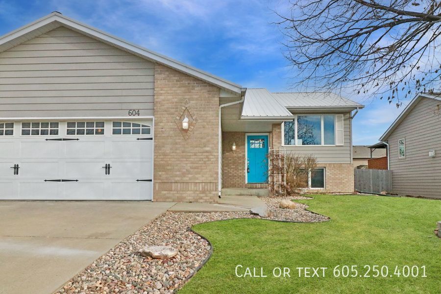 604 Perry Ln, Harrisburg, SD 57032 House Rental in Harrisburg, SD