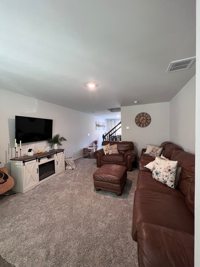 Building Photo - 95 Malcolm Ct