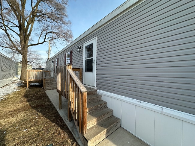 Building Photo - 14139 S Western Ave