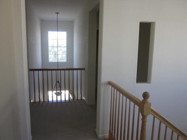 Building Photo - 2566 Greystone Dr