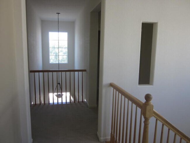 Foto del edificio - 2566 Greystone Dr