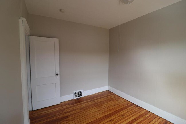 Building Photo - 10308 Ignatius Avenue #Rear Up