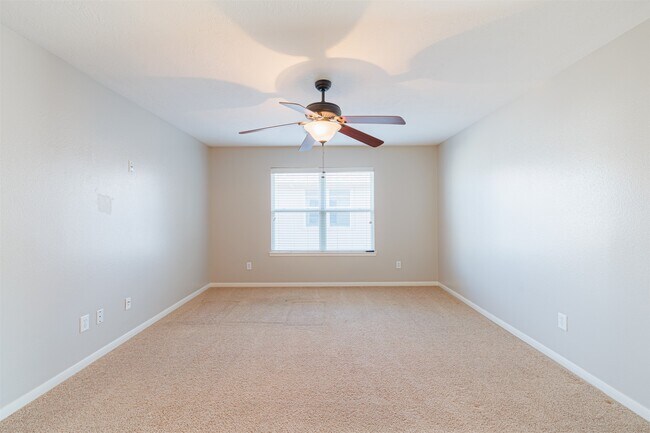 Building Photo - 8322 Encinitas Cove Dr