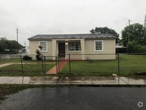 Building Photo - 10141 SW 38th Terrace