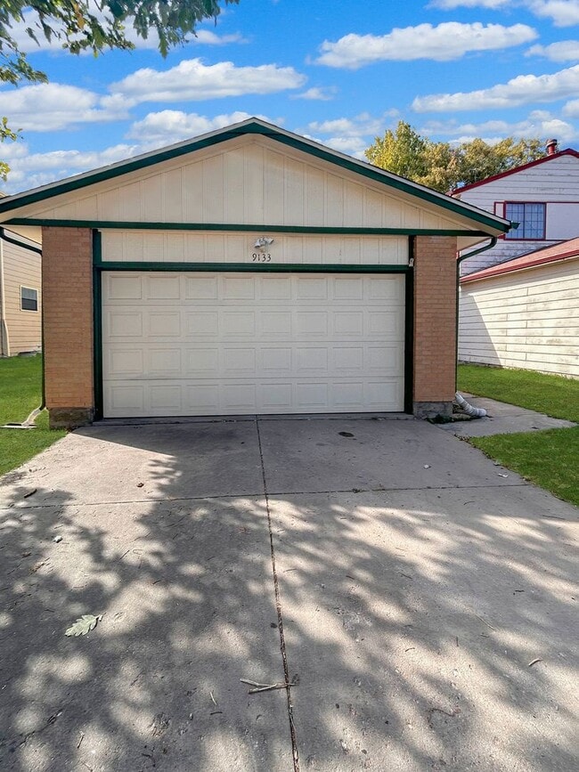 Building Photo - 9133 Meade St