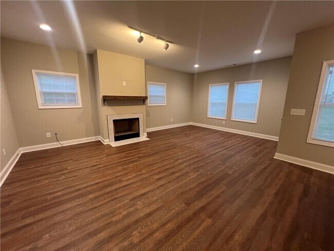 Foto del edificio - 536 Liberty Pk Dr