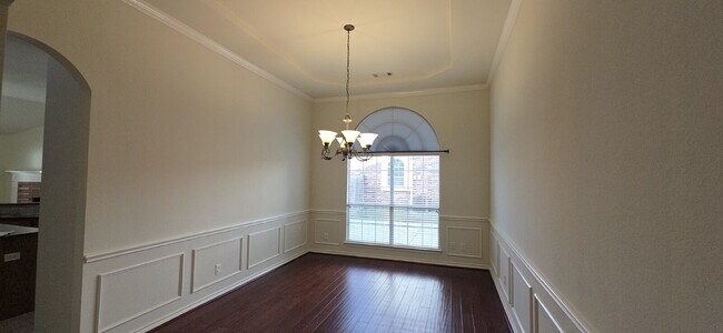 Foto del edificio - Recently remodeled 4 bedrooms, 3 bathrooms and move-in ready!