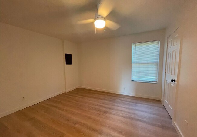 Building Photo - Knoxville 37920 - 2 bedroom, 1 bath Apartm...