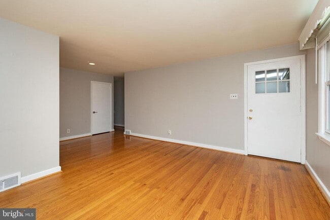 Building Photo - 612 Shoemaker Ave