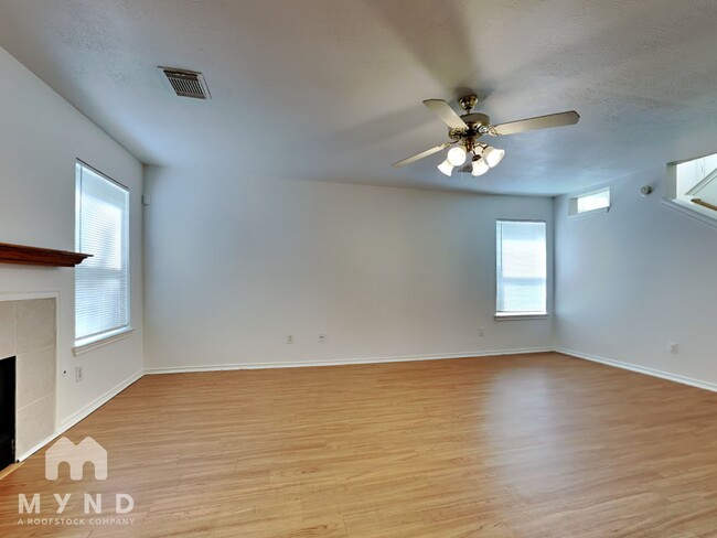 Building Photo - 130 S Walden Elms Cir