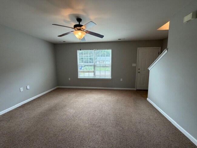 Foto del edificio - 1299 Pond St SE