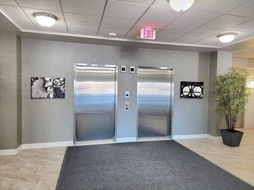 Building Photo - 1 Cityview Ln