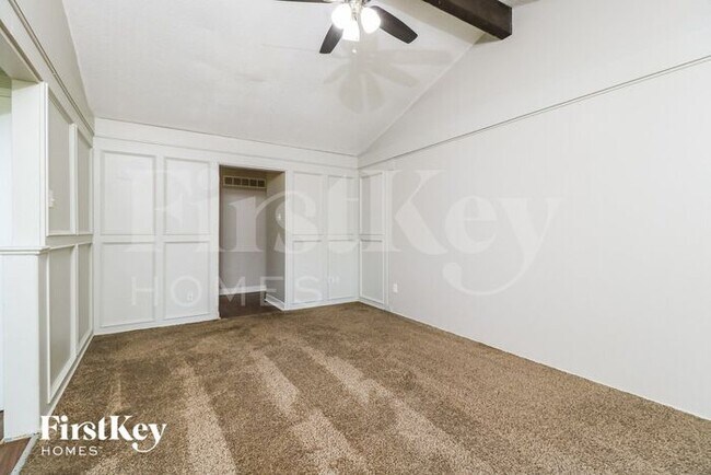 Building Photo - 14623 Gravelle Ln