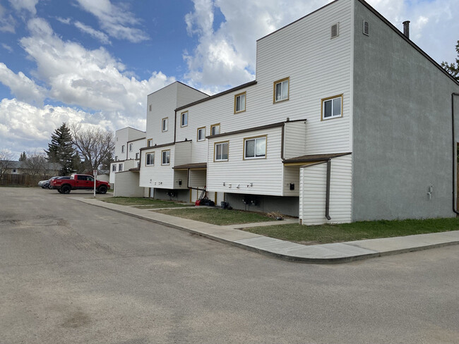 Building Photo - Parkland Village