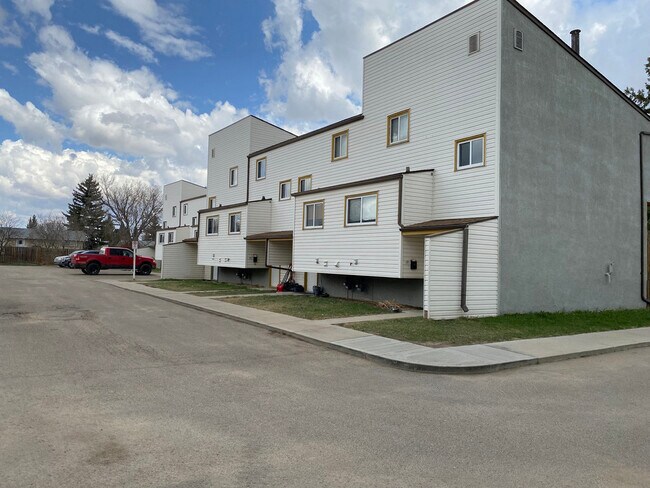 Photo du bâtiment - Parkland Village