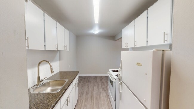 Building Photo - 9807-9108 108 Ave