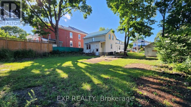 Building Photo - 79 Henry St