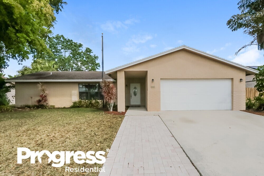 365 La Mancha Ave, Royal Palm Beach, FL 33411 House Rental in Royal