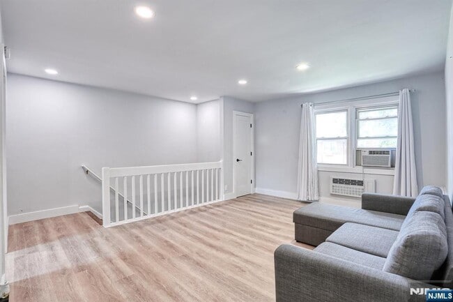 Building Photo - 1600 Fair Lawn Ave