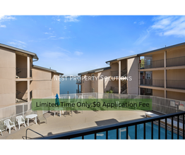 Building Photo - 2900 W Marina Dr