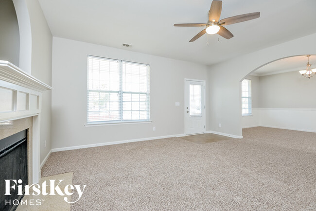 Building Photo - 6008 Kelly Creek Cir