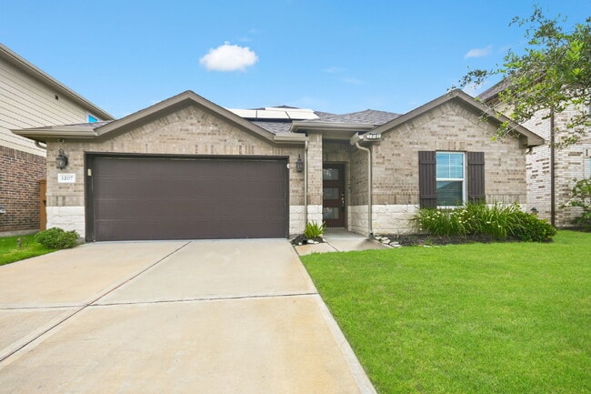 Gorgeous 3/2 in Sierra Vista with a Backyard Oasis! - Gorgeous 3/2 in Sierra Vista with a Backyard Oasis! Apartment