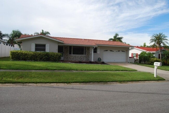 SEMINOLE HOME IN DESIRABLE CANTERBURY CHASE - SEMINOLE HOME IN DESIRABLE CANTERBURY CHASE