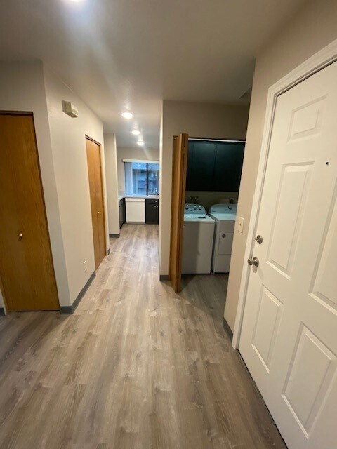 Hall de entrada a la cocina - Maple View Apartments