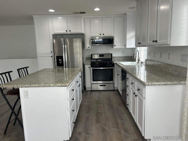 Building Photo - 1476 Levant Ln