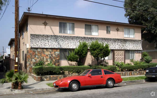 Building Photo - 12215 Grevillea Ave