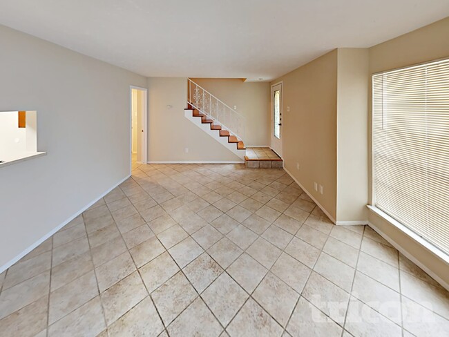 Building Photo - 11010 Maple Rock Dr