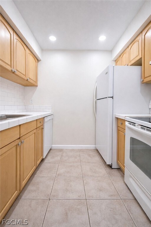 Foto del edificio - 633 SE 12th Ct