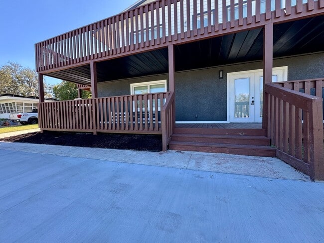 Building Photo - Fully Furnished Down Town Clermont Short Term Rental