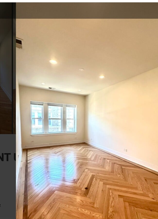 Building Photo - 1155 W Lunt Ave
