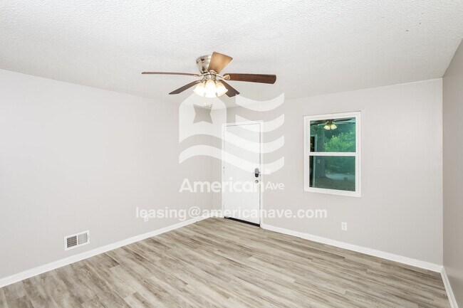 Foto del edificio - 2409 CoCo Rd