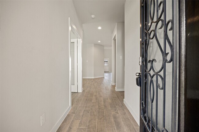 Building Photo - 27118 Peaceful Cv Dr