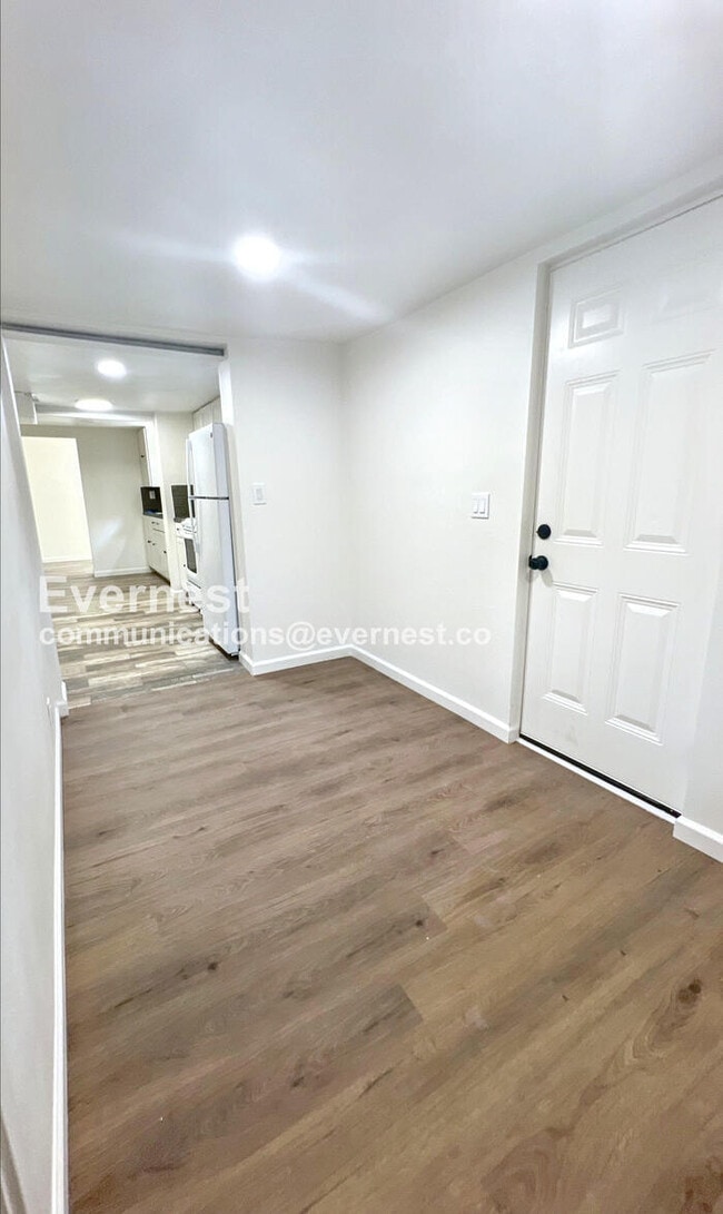 Building Photo - 3226 Smart Ave