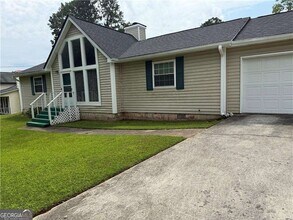 Building Photo - 3101 Brooks Dr