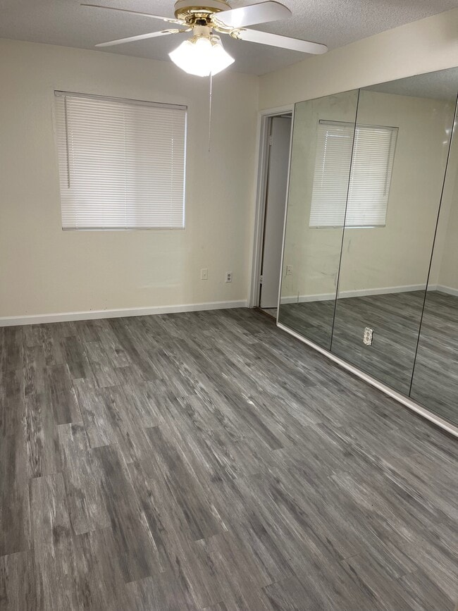 Building Photo - 1392 W Orchid Plz