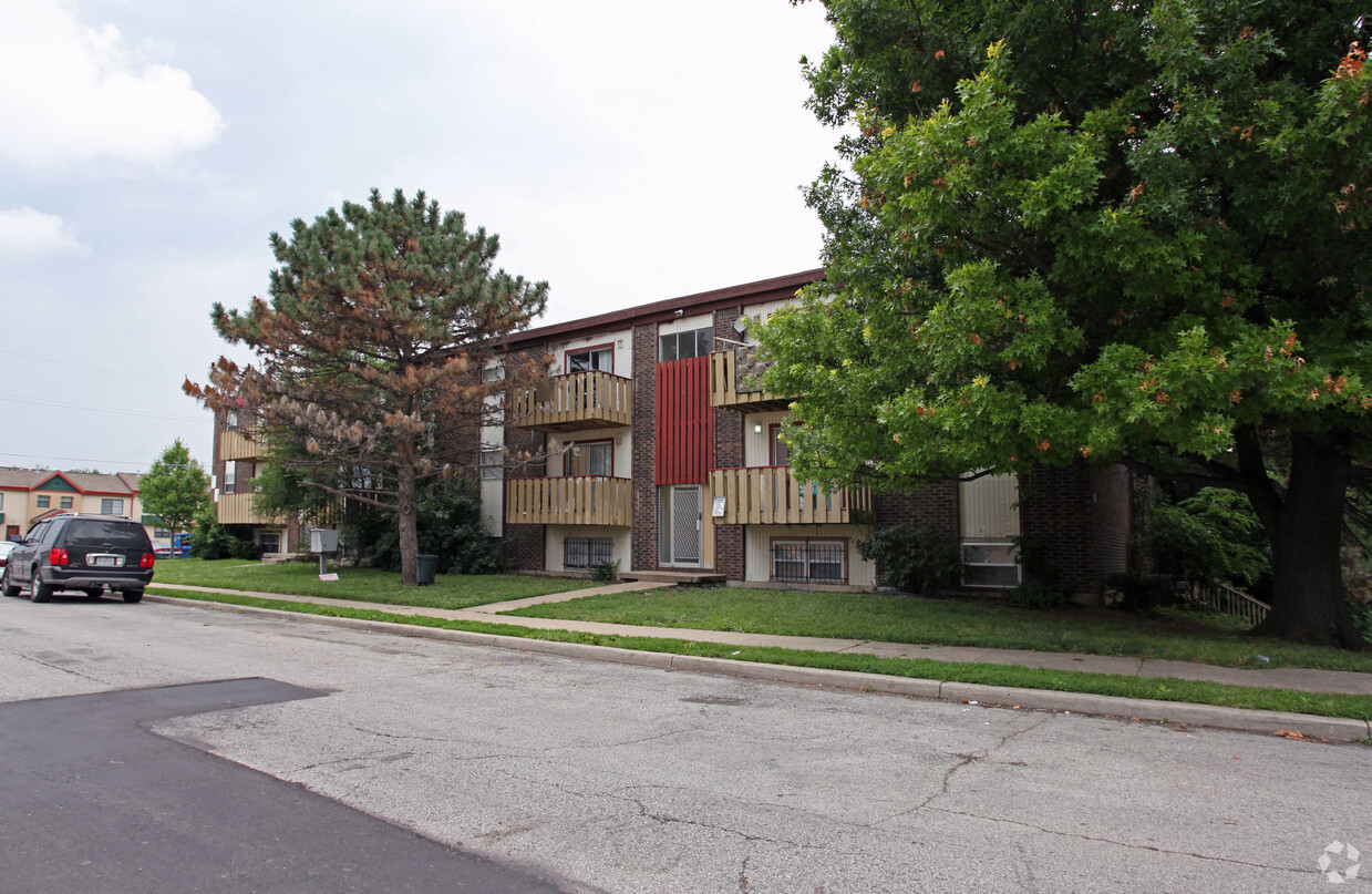 Primary Photo - Woodland Apartments