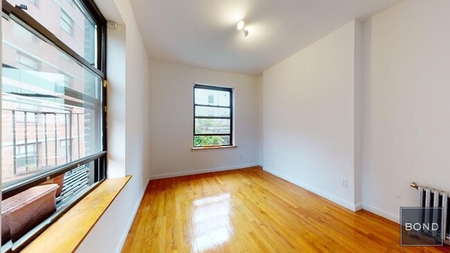 Building Photo - 96 Third Avenue