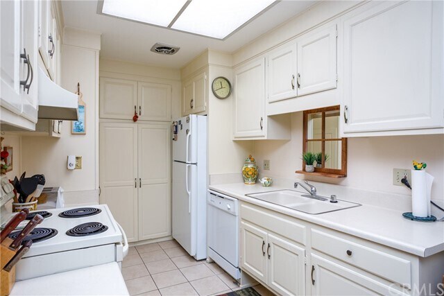 Building Photo - 2107 Ronda Granada