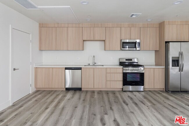 Foto del edificio - 3212-3214 Verdugo Rd