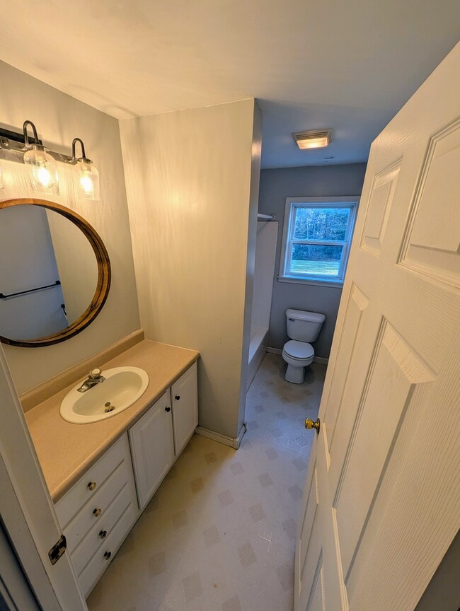 Building Photo - 35 Spiller Rd