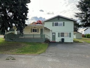 Building Photo - 32515 Coburg Bottom Loop Rd