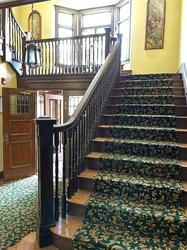 Foto del edificio - 139 S Broadway