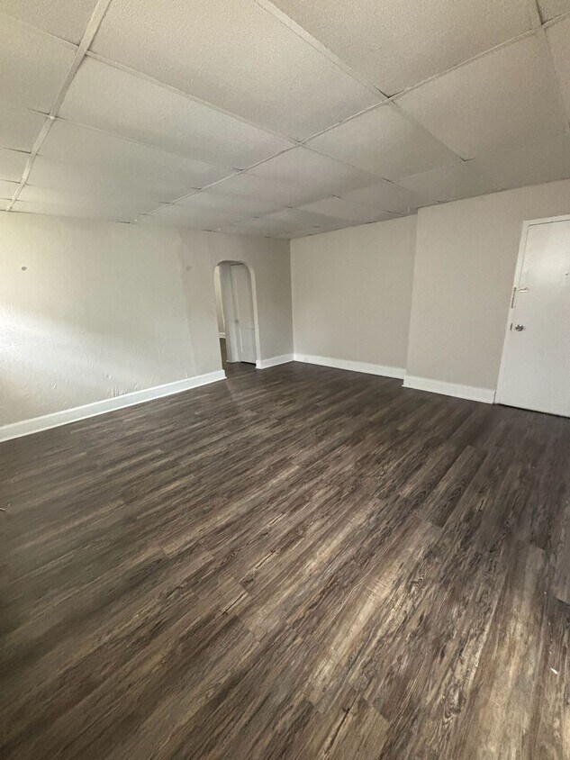 Foto principal - 134 White Horse Pike