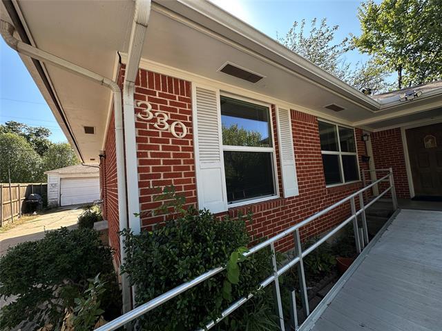 Building Photo - 330 La Salle Dr