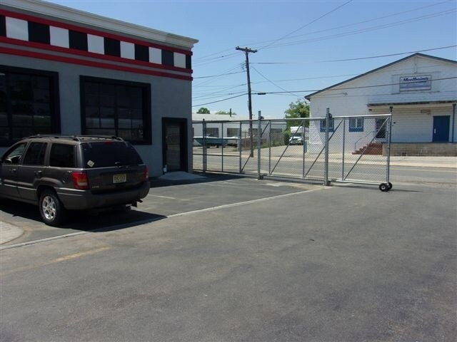 Foto del edificio - 46 Flint Rd